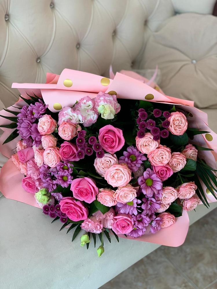 Букет цветов из: Хризантемы, Розы и Лизиантусы в Митрофановке