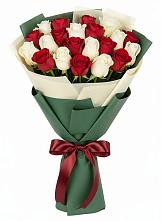 Букет Микс из красных и белых роз в Митрофановке