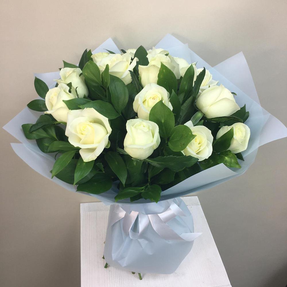 Букет 15 Белых роз Проуд в Митрофановке