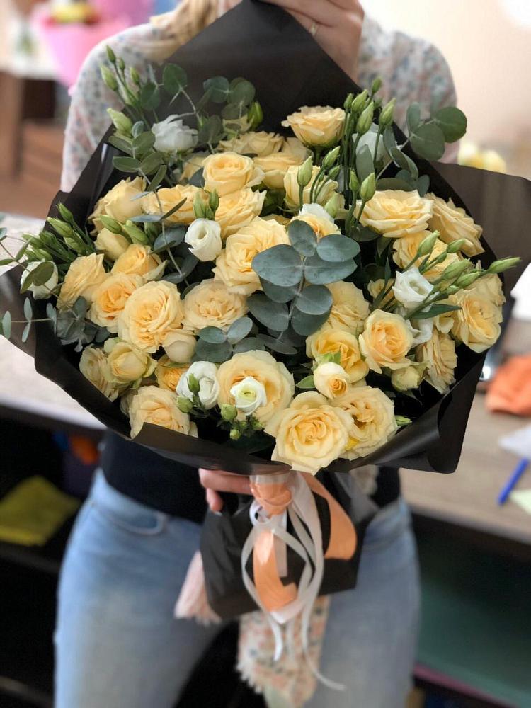 Букет цветов из: Розы и Лизиантусы в Митрофановке