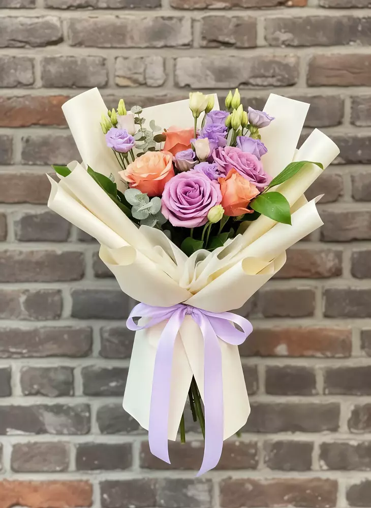 Букет цветов из: Лизиантусы и Розы в Митрофановке