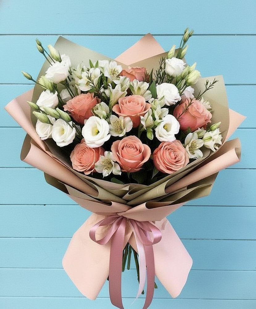 Букет цветов из: Розы, Альстромерии и Лизиантусы в Митрофановке