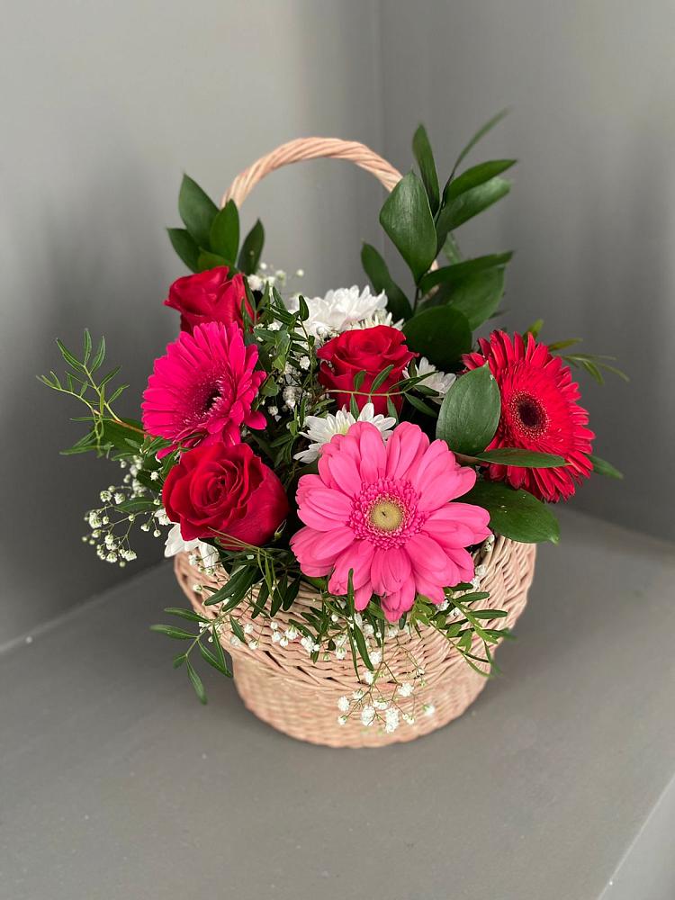 Цветочная композиция из Розы, Хризантемы и Герберы в корзине в Митрофановке