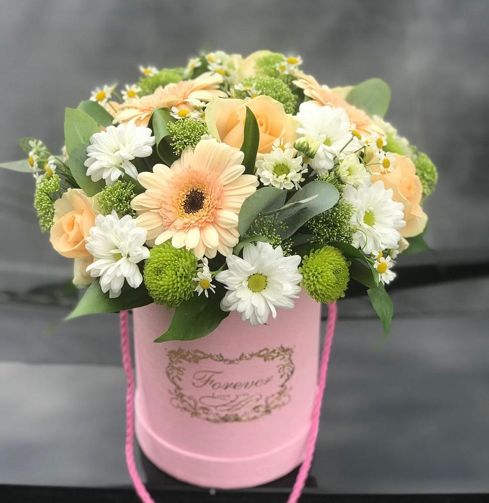 Цветочная композиция из Розы, Герберы и Хризантемы в шляпной коробке в Митрофановке