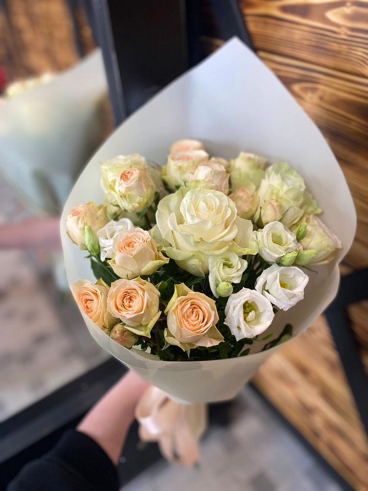 Букет цветов из: Розы и Лизиантусы в Митрофановке